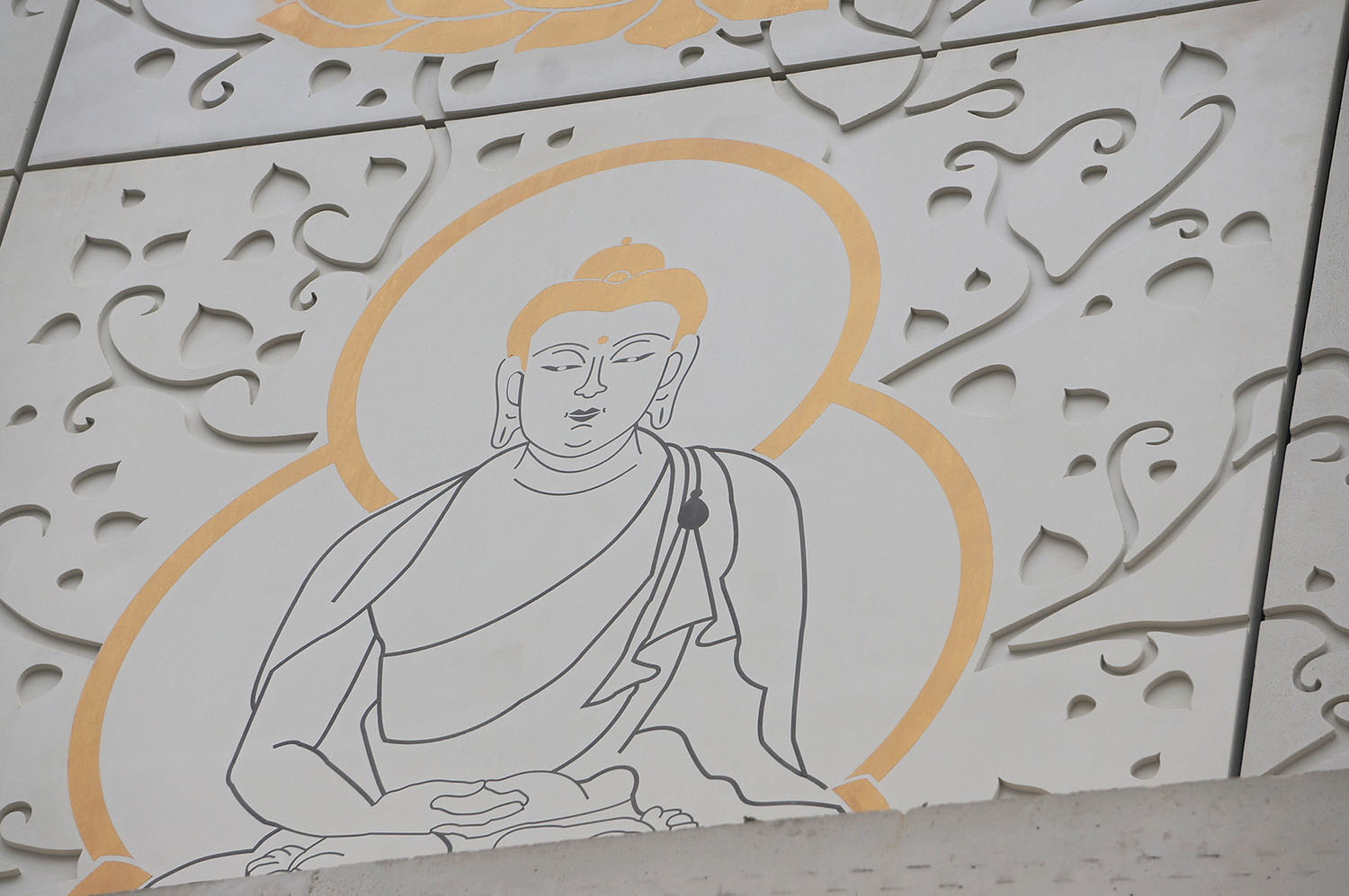 Taporo création bas-relief en BFUP pour temple bouddhiste